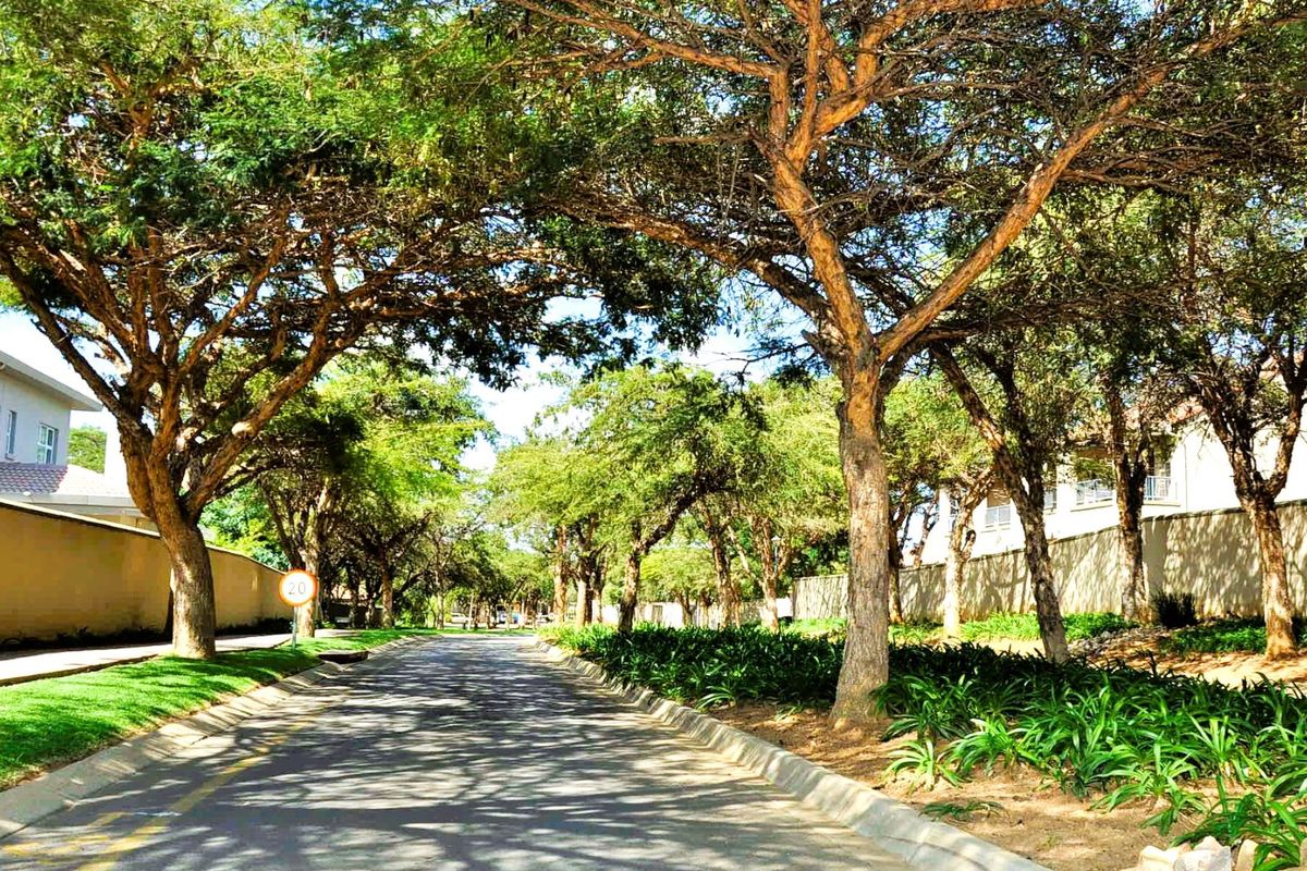 Modern 2 Bedroom, 2 Bathroom Home for Sale in Prestigious Leeuwenhof Estate - Photo 4