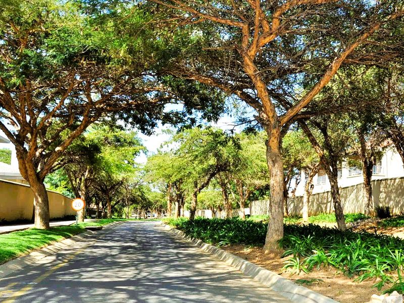 Modern 2 Bedroom, 2 Bathroom Home for Sale in Prestigious Leeuwenhof Estate - Photo 4