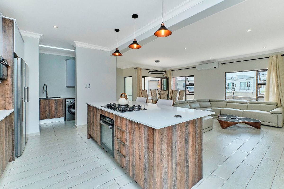 3 bedroom house for sale in Bryanston Sandton  - Photo 2