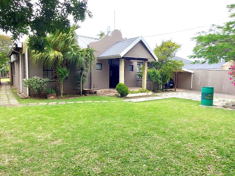 Spacious Family Home with Income Potential in the Heart of Vincent - Photo 2