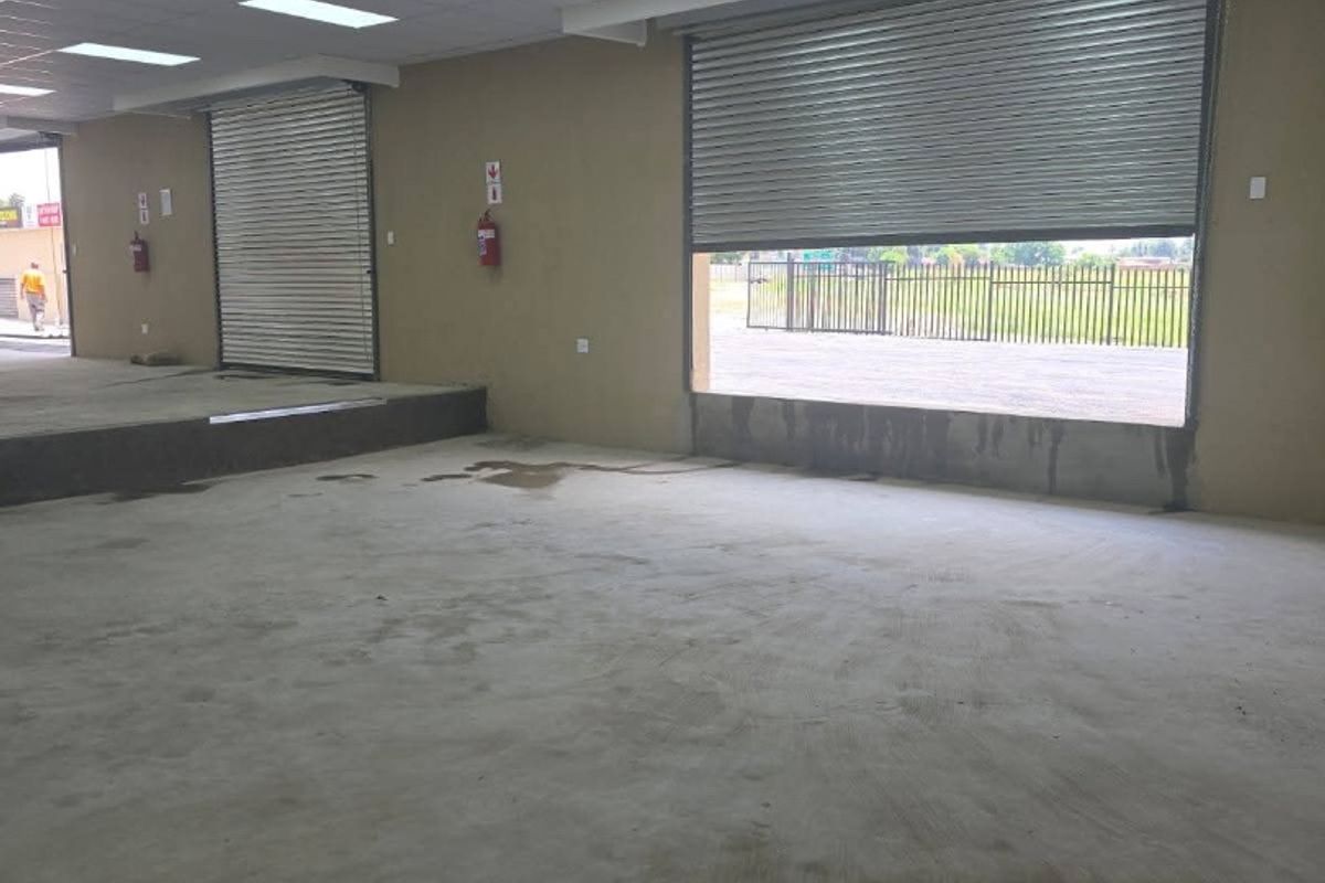 PRIME COMMERCIAL PROPERTY TO RENT – MAIN ROAD EXPOSURE   Take your business to the next level with this well-positioned commercial property, perfectly located on a busy main road for maximum visibility and accessibility.  Property Features: 	•	Spacious 300m2 workshop 	•	Ideal for a variety of businesses 	•	Main road frontage – great exposure for signage and clients 	•	Safe and secure premises 	•	Prepaid electricity 	•	Three-phase power – perfect for machinery and industrial use  Whether you’re expanding or starting fresh, this versatile space offers everything you need to run a successful operation.  Don’t miss out on this excellent opportunity to grow your business! - Photo 2