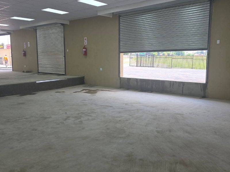 PRIME COMMERCIAL PROPERTY TO RENT – MAIN ROAD EXPOSURE   Take your business to the next level with this well-positioned commercial property, perfectly located on a busy main road for maximum visibility and accessibility.  Property Features: 	•	Spacious 300m2 workshop 	•	Ideal for a variety of businesses 	•	Main road frontage – great exposure for signage and clients 	•	Safe and secure premises 	•	Prepaid electricity 	•	Three-phase power – perfect for machinery and industrial use  Whether you’re expanding or starting fresh, this versatile space offers everything you need to run a successful operation.  Don’t miss out on this excellent opportunity to grow your business! - Photo 2