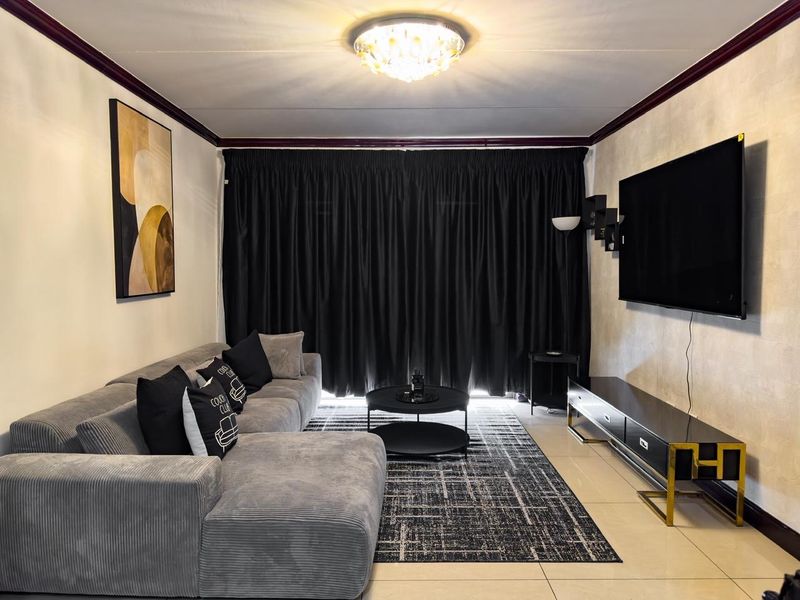 Modern 2 bedroom apartment in Craigavon  - Photo 9