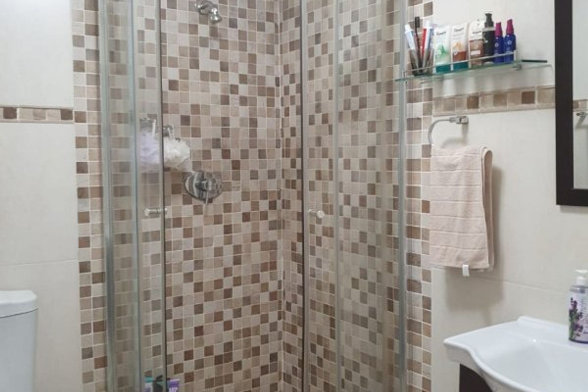 Charming 2-Bedroom Townhouse in Secure Boomed Area – Perfect for Comfortable Living! - Photo 3