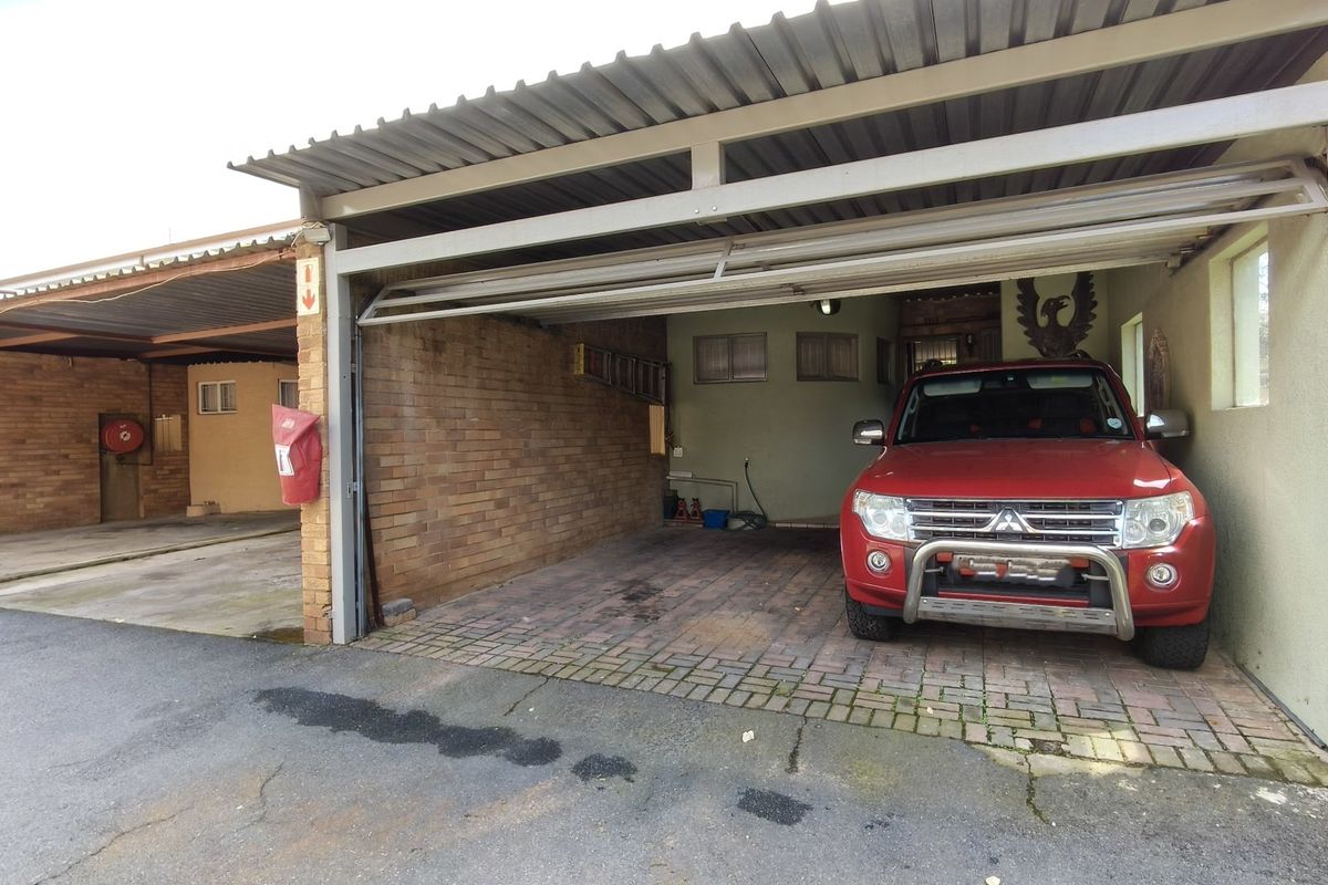 Sunny Townhouse in Krugersdorp North with Open Plan Living - Photo 3