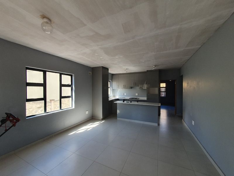 Bright Apartment with Modern Kitchen - Photo 4