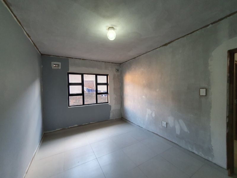 Bright Apartment with Modern Kitchen - Photo 8