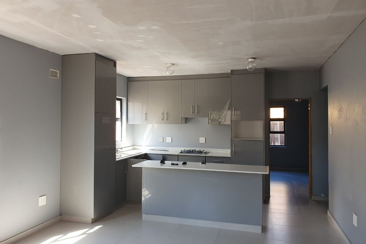 Bright Apartment with Modern Kitchen - Photo 3