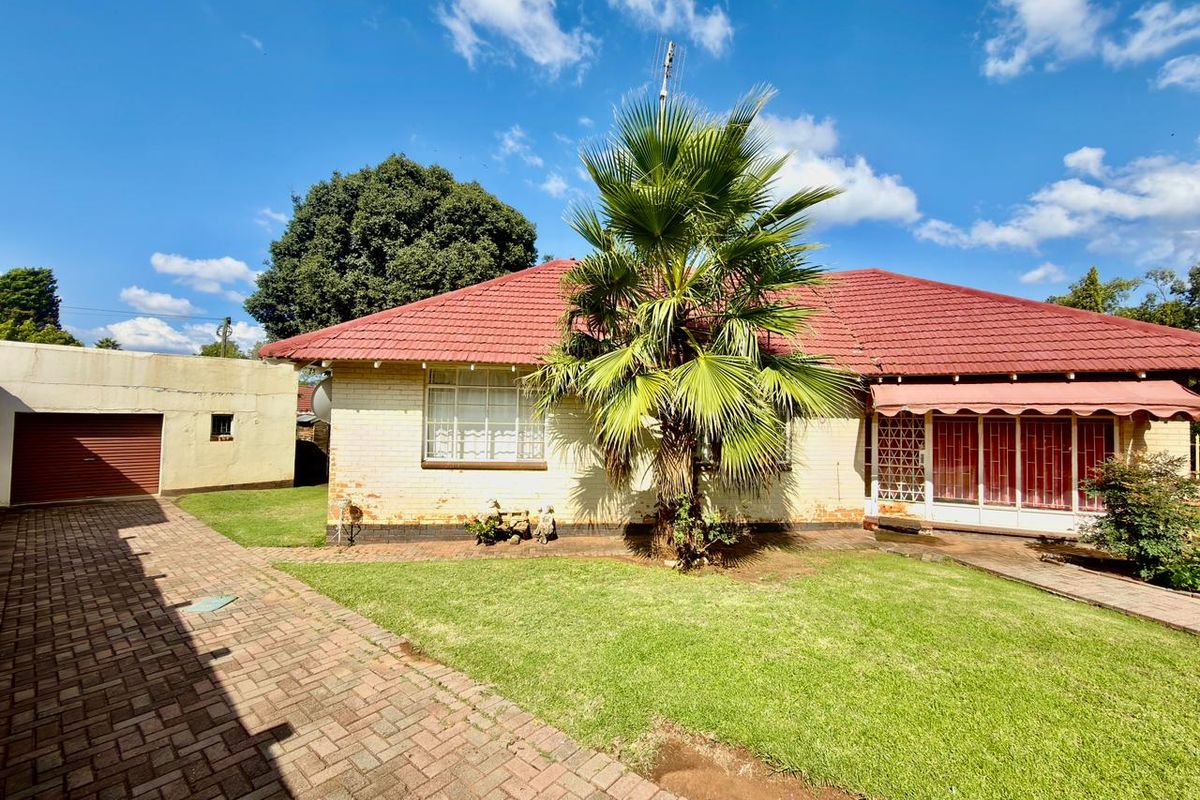 3 Bedroom house for sale in Stilfontein - Photo 2
