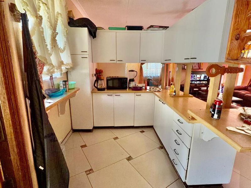 3 Bedroom house for sale in Stilfontein - Photo 4