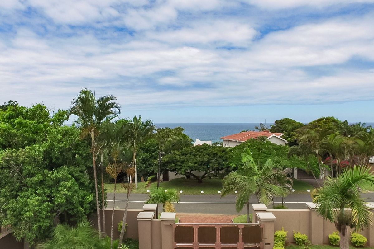 To let in Umhlanga, Beautifully designed 6 bedroom home with stunning sea views. - Photo 4