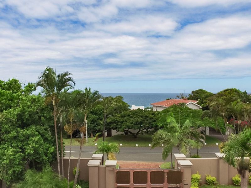 To let in Umhlanga, Beautifully designed 6 bedroom home with stunning sea views. - Photo 4