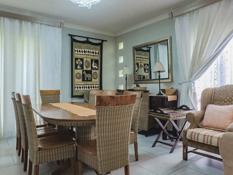 To let in Umhlanga, Beautifully designed 6 bedroom home with stunning sea views. - Photo 6