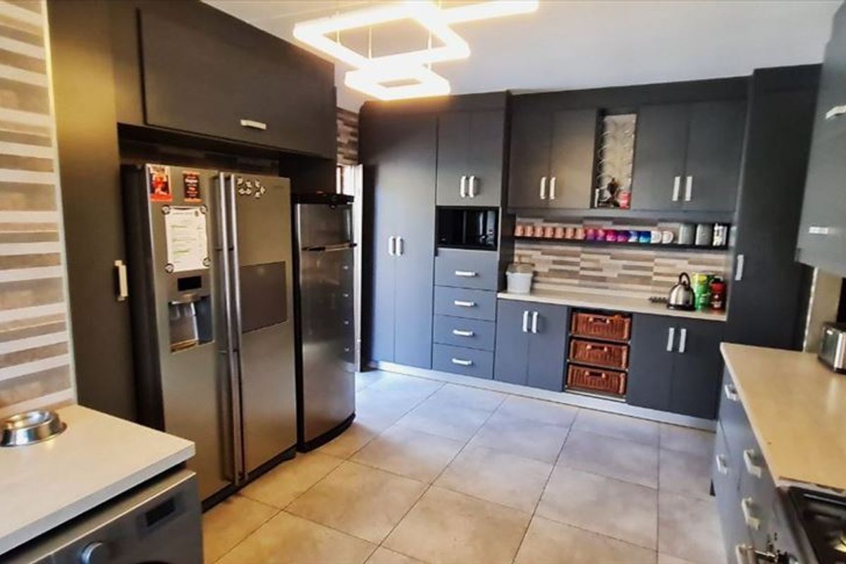 Bonaero Park Home - Photo 2