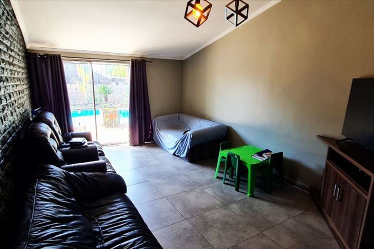 Bonaero Park Home - Photo 3