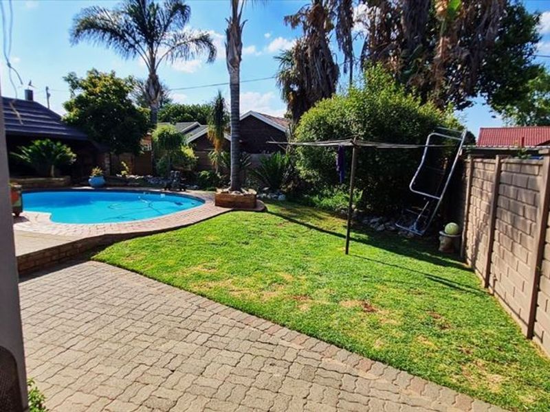 Bonaero Park Home - Photo 10