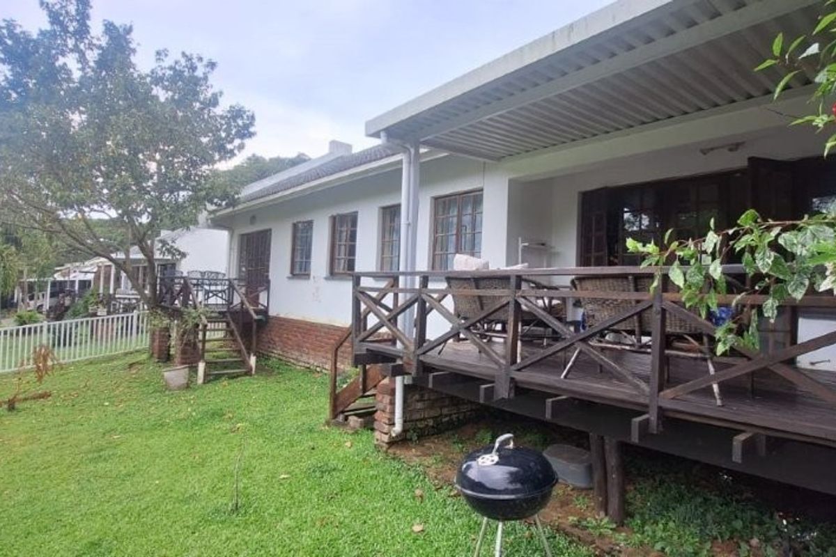 Spacious 3 Bedroom Townhouse In A Peaceful Estate - Photo 2