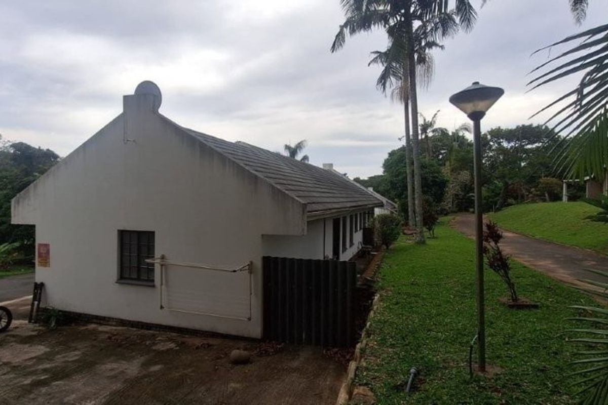 Spacious 3 Bedroom Townhouse In A Peaceful Estate - Photo 3