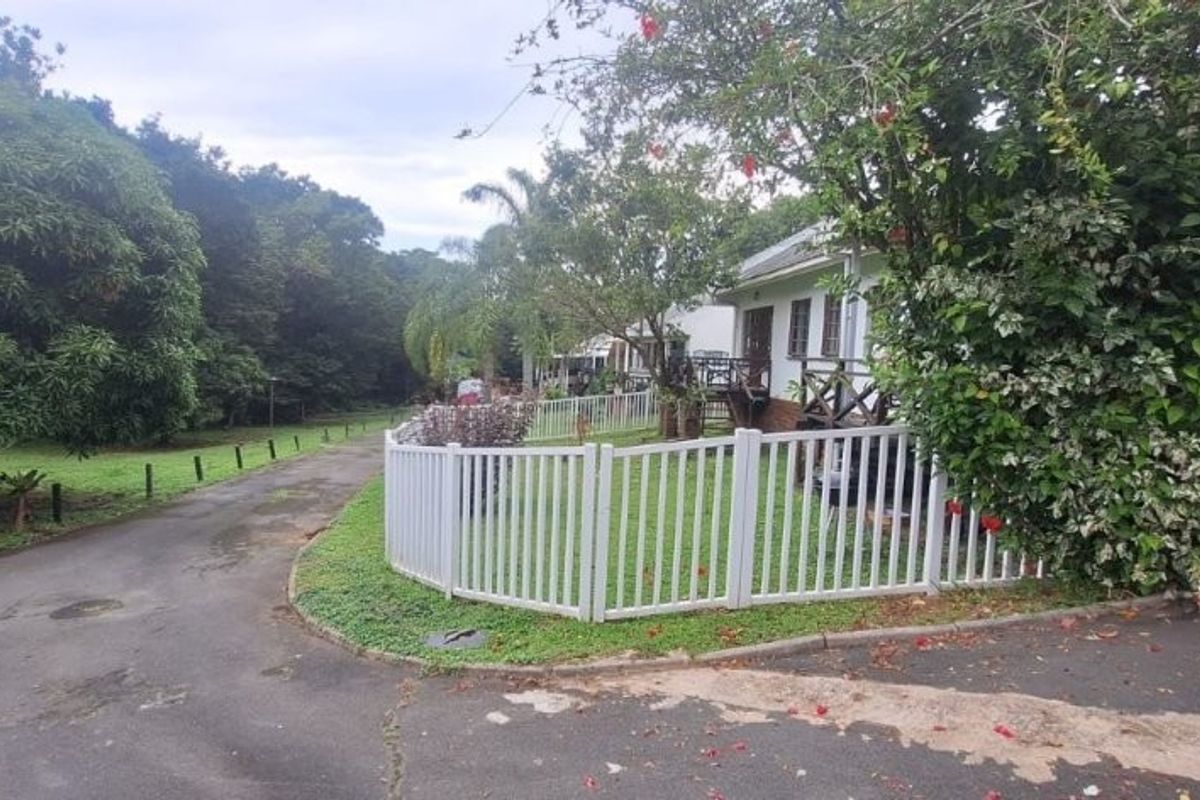 Spacious 3 Bedroom Townhouse In A Peaceful Estate - Photo 5