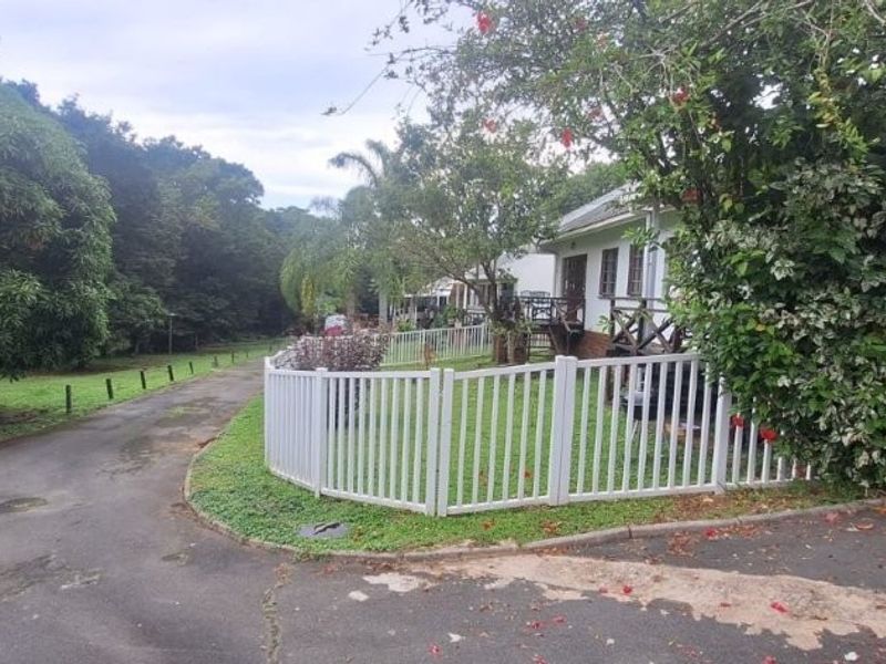 Spacious 3 Bedroom Townhouse In A Peaceful Estate - Photo 5