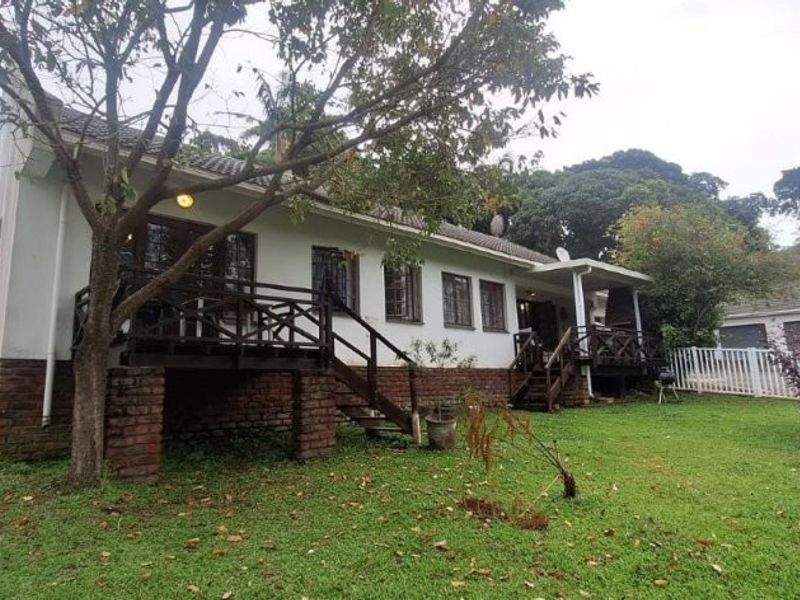 Spacious 3 Bedroom Townhouse In A Peaceful Estate - Photo 1