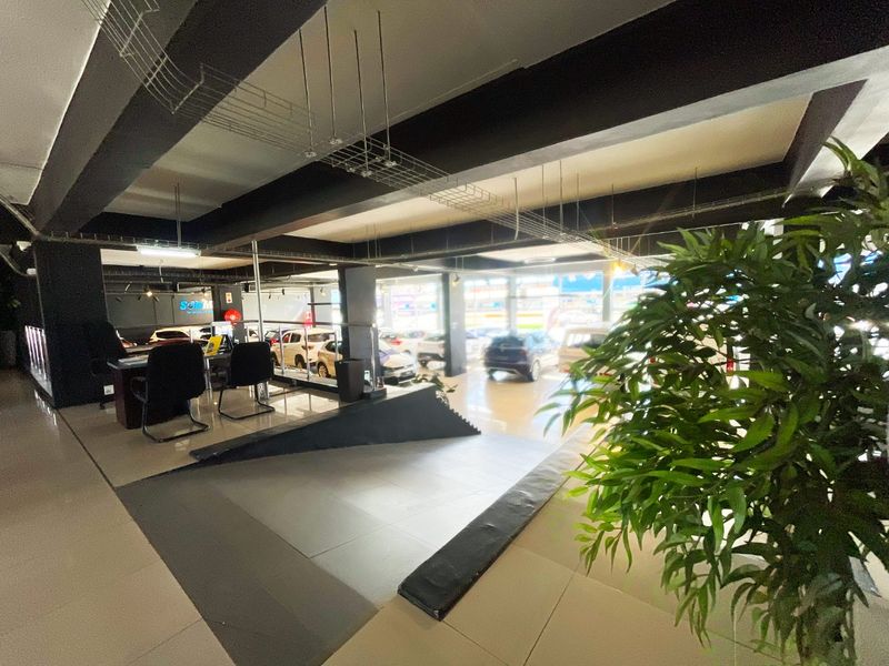 EXCELLENT INVESTMENT ON THE GOODWOOD GOLDEN MILE - Photo 8