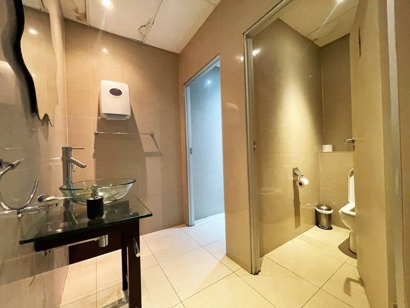 EXCELLENT INVESTMENT ON THE GOODWOOD GOLDEN MILE - Photo 6