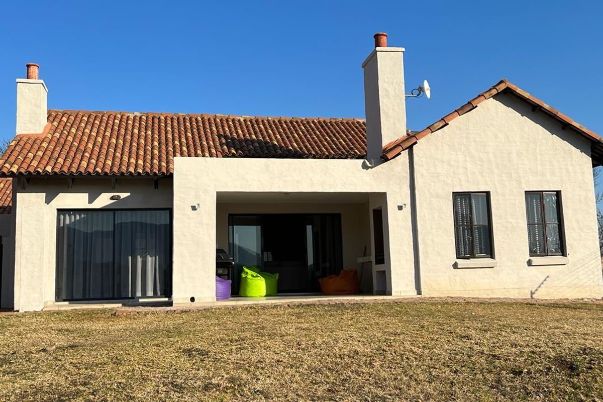 Stylish family home in La Camargue estate - Photo 2