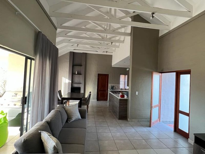 Stylish family home in La Camargue estate - Photo 10