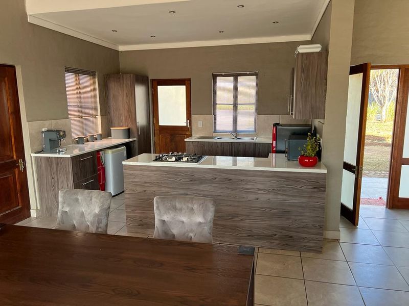 Stylish family home in La Camargue estate - Photo 7