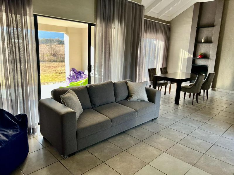 Stylish family home in La Camargue estate - Photo 6