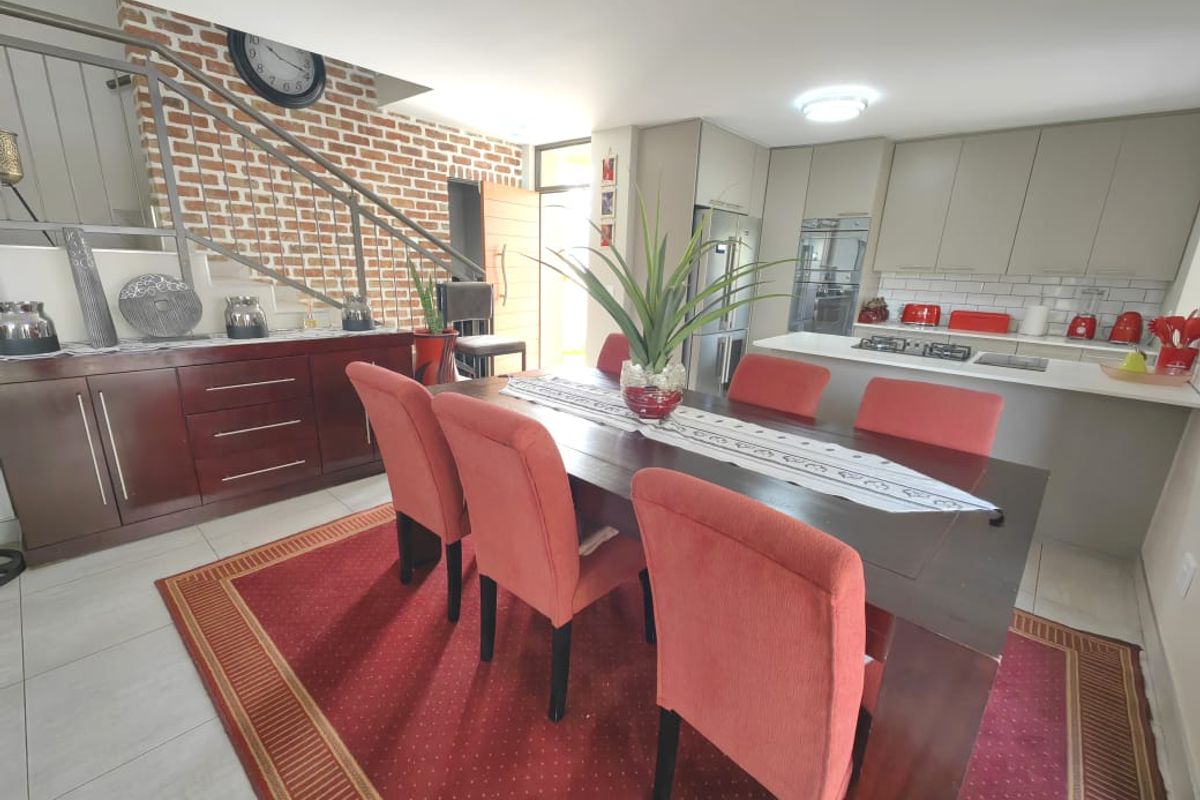 Lux Lock-up Family Home in La Camargue Estate - Photo 4