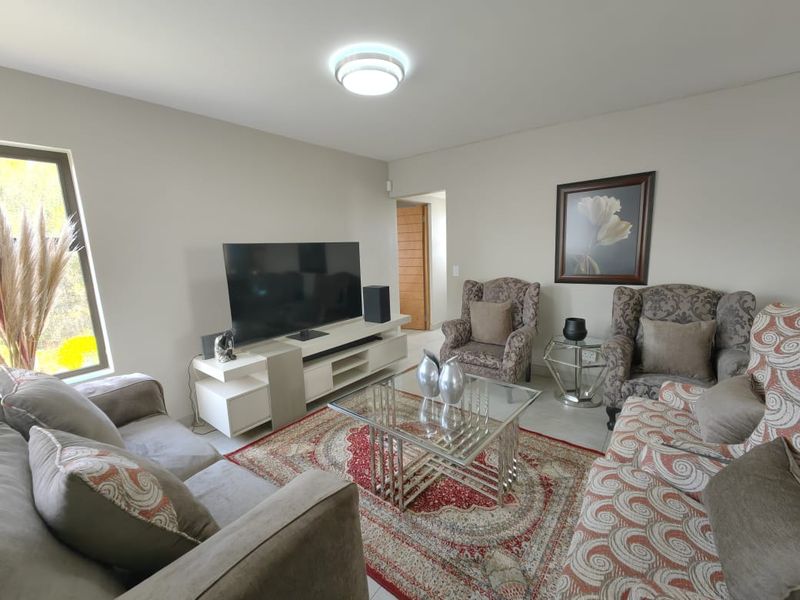 Lux Lock-up Family Home in La Camargue Estate - Photo 2