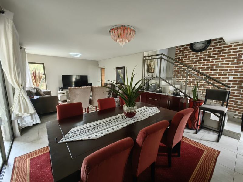 Lux Lock-up Family Home in La Camargue Estate - Photo 7