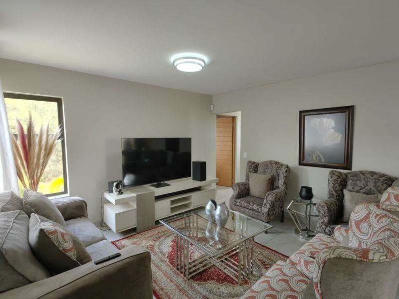 Elegant 3 Bedroom Home in La Camargue Estate to Rent - Available 1 June 2026 - Photo 6