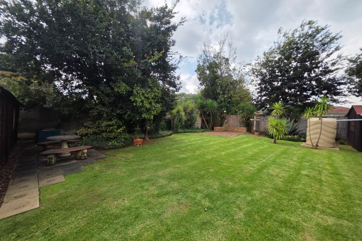 Unique Property For Sale In Selection Park - Photo 5