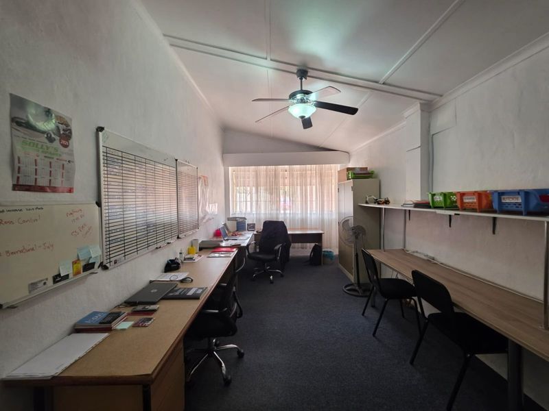 Unique Property For Sale In Selection Park - Photo 10