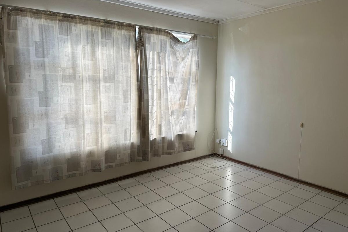 Endless Space, Effortless Living! - Photo 3