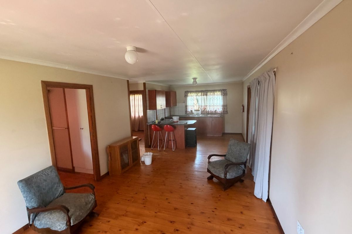 Lovely 3-Bedroom Flat to Rent on a Plot  Discover peaceful living in this charming 3-bedroom flat, perfectly situated on a secure and well-maintained plot.  Property Features: 	3 Spacious bedroom 2 Bathrooms 	Open and comfortable living area 	Neat kitchen with ample space 	Safe & secure environment for peace of mind 	Water & electricity INCLUDED   Pets & children: Welcome and can be discussed  This unit offers a relaxed, countryside feel while still being practical and convenient — ideal for a small family or anyone looking for a quiet, secure place to call home.  Enjoy privacy, safety, and space all in one! - Photo 2