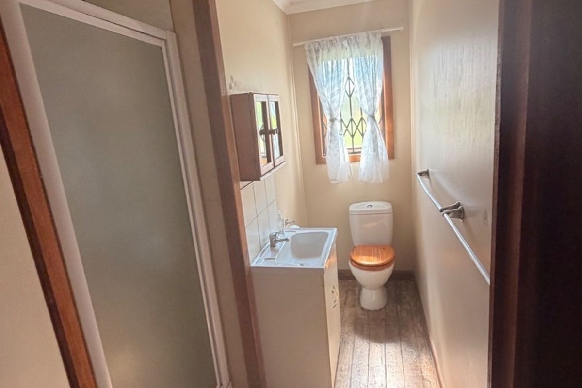 Lovely 3-Bedroom Flat to Rent on a Plot  Discover peaceful living in this charming 3-bedroom flat, perfectly situated on a secure and well-maintained plot.  Property Features: 	3 Spacious bedroom 2 Bathrooms 	Open and comfortable living area 	Neat kitchen with ample space 	Safe & secure environment for peace of mind 	Water & electricity INCLUDED   Pets & children: Welcome and can be discussed  This unit offers a relaxed, countryside feel while still being practical and convenient — ideal for a small family or anyone looking for a quiet, secure place to call home.  Enjoy privacy, safety, and space all in one! - Photo 3