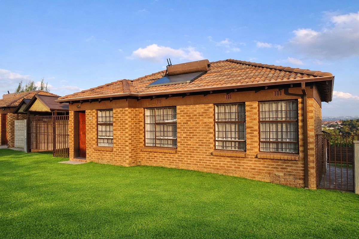 Modern 3-Bedroom Home for Sale in Thatchfield Hills - Photo 3