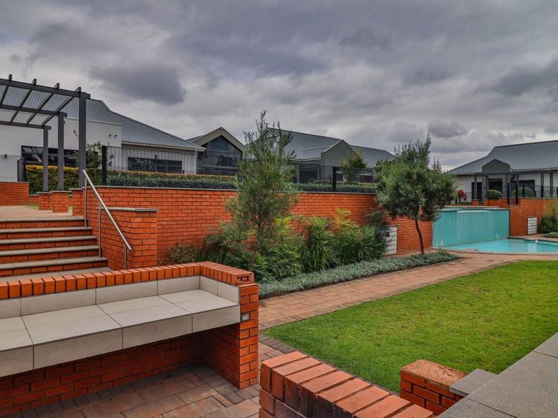 Modderfontein Gem: Open Plan Living & Secure Comfort - Photo 8