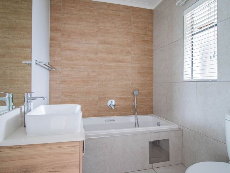 Modderfontein Gem: Open Plan Living & Secure Comfort - Photo 6