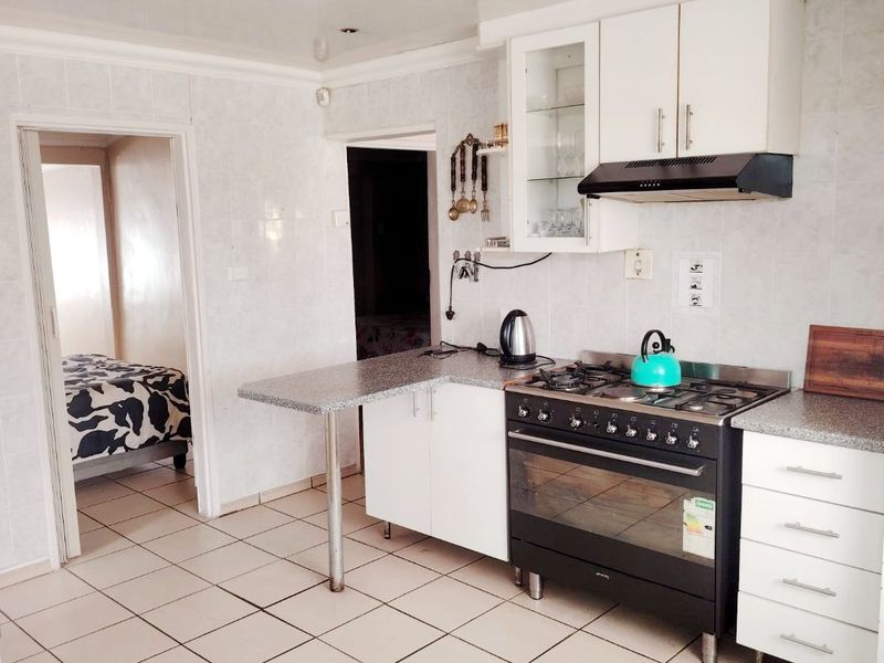 5 Bedroom House In Buffalo Flats  - Photo 3