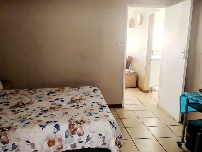 5 Bedroom House In Buffalo Flats  - Photo 8