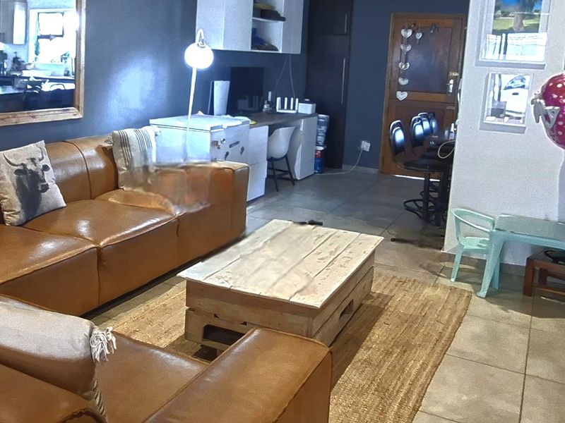 2 BEDROOM FACEBRICK HOUSE FOR SALE IN GROENVALLEI BELLVILLE - Photo 9