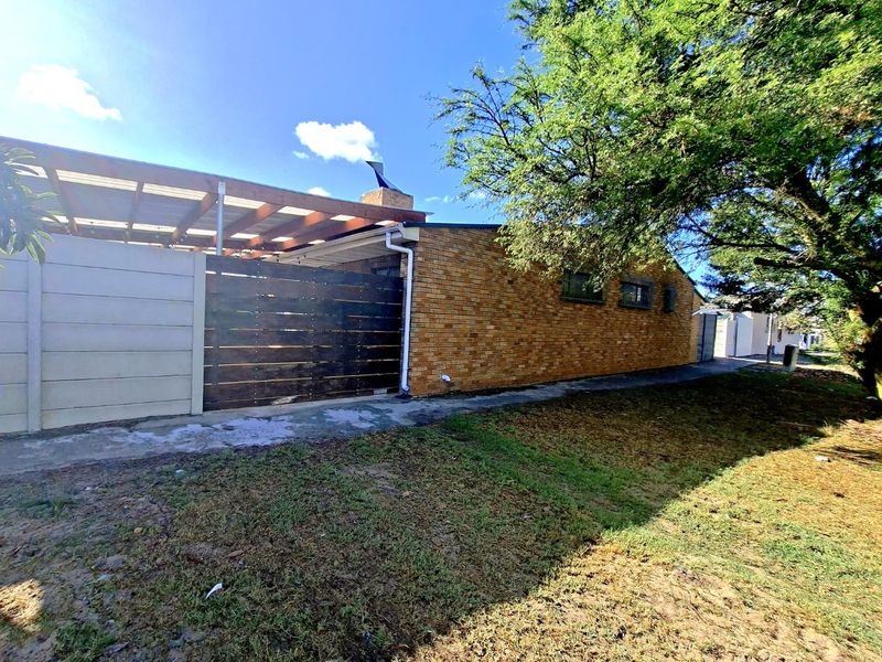 2 BEDROOM FACEBRICK HOUSE FOR SALE IN GROENVALLEI BELLVILLE - Photo 2