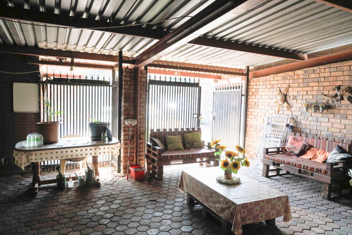 Elegant Family Home in Roodepoort North  - Photo 5