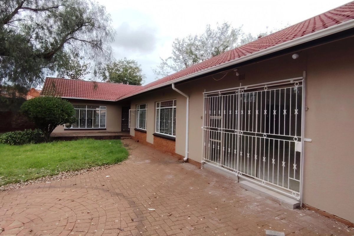 Spacious 4-Bedroom Family Home in Peaceful Kookrus - Photo 5