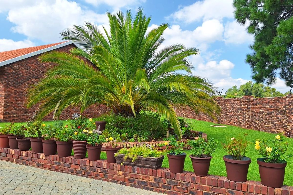 Two bedroom secured townhouse for sale: - Photo 3